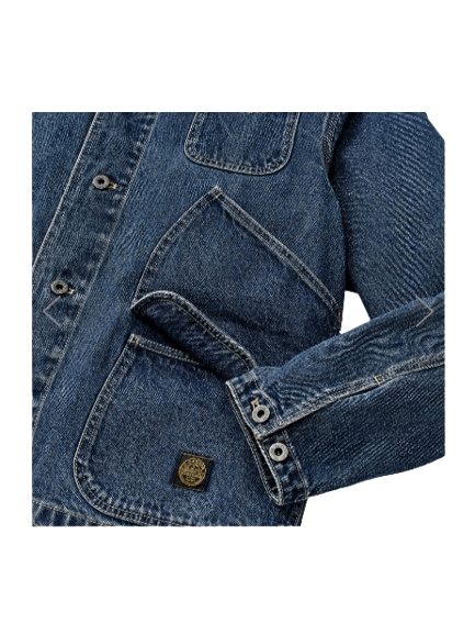 Filson FMCPS0169 11-OZ. DENIM OUTFITTER JACKET, lavaggio medio, colletto beige, foto del davanti con focus su una tasca ed il polsino della giacca
