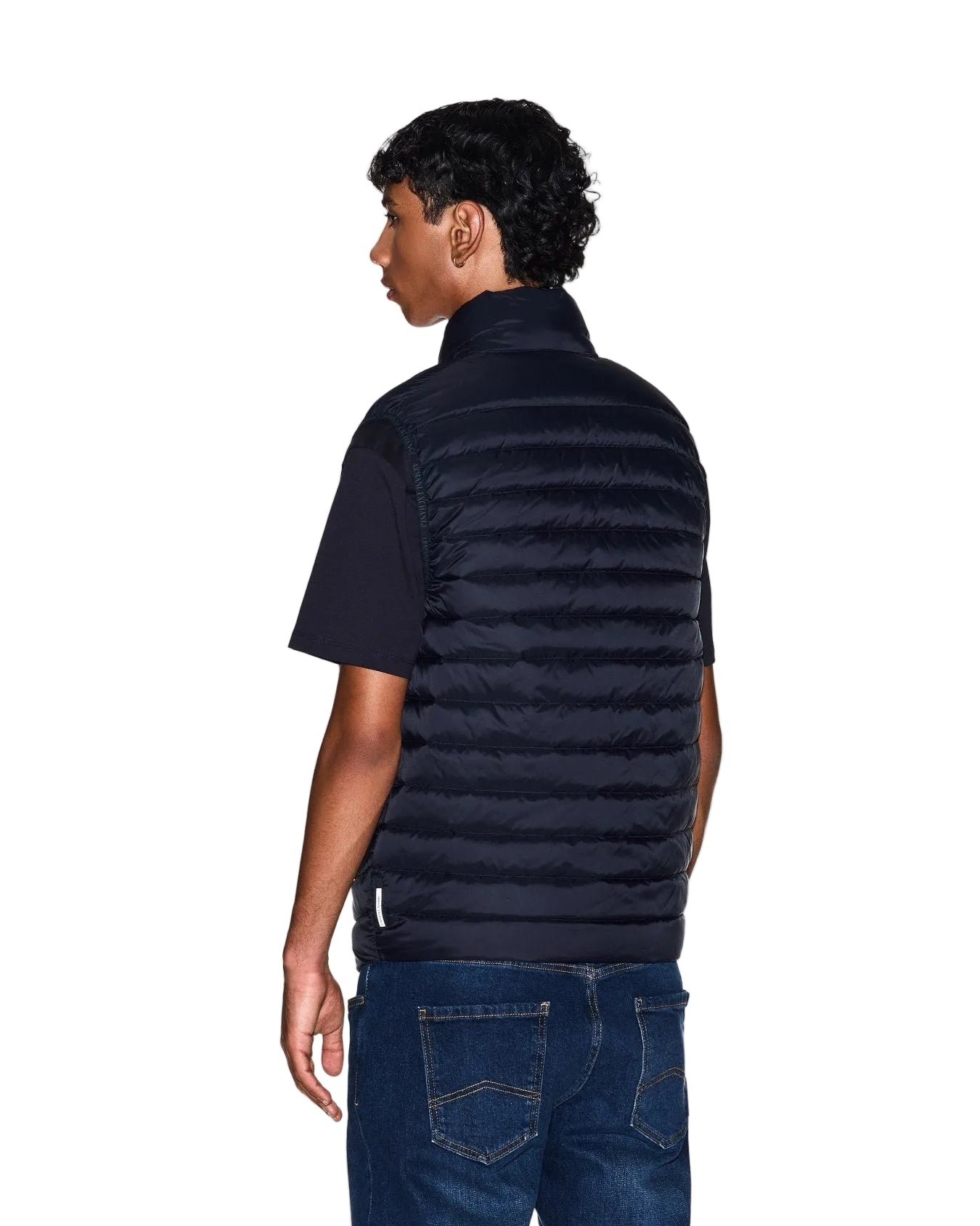 Armani XM001576 Gilet imbottito Uomo colore nero, foto del retro indossato dal modello