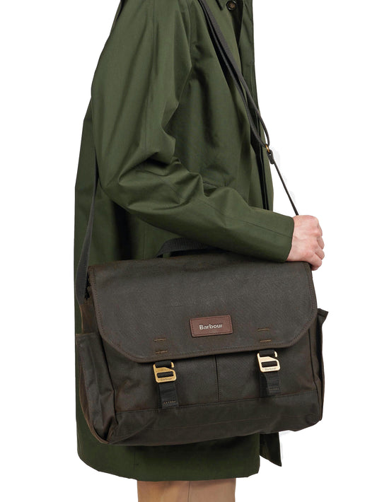 Barbour UBA0573 Barbour Essential Wax Messenger Bag